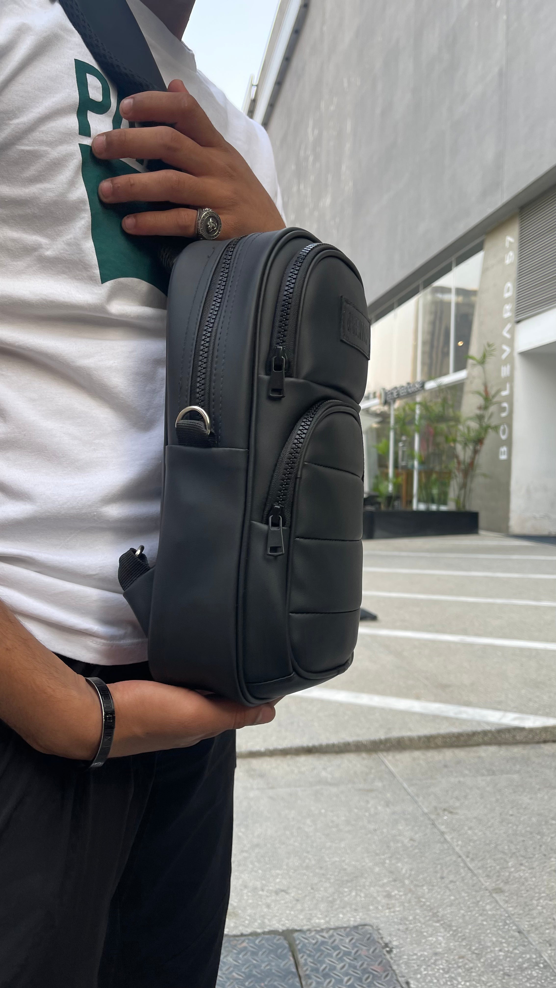 Cross Body Leather Single Shoulder Style Carry Bag