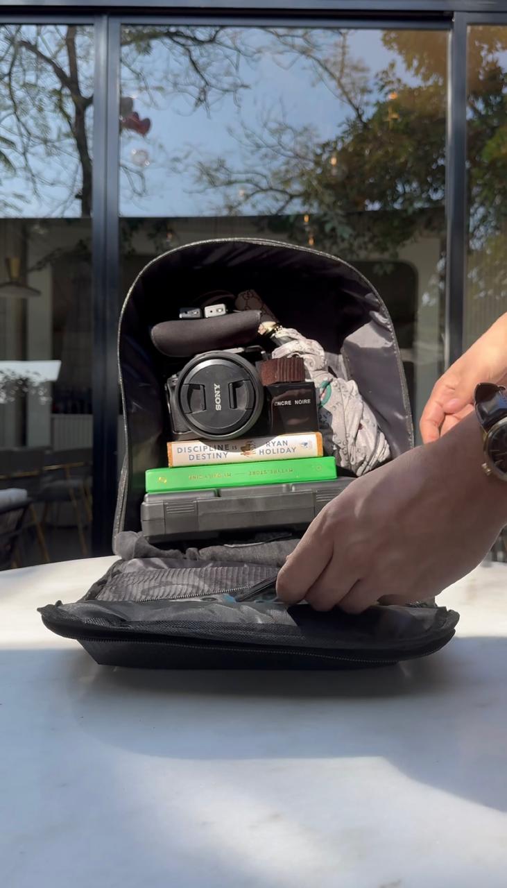 Carbon Fiber Traveller's 16" Laptop Backpack